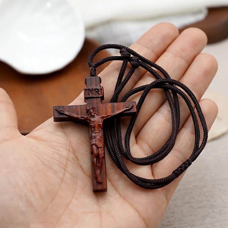 Christianartworkshop GLAUBE ALS IHRE RÜSTUNG: Jesus-Kruzifix-Halskette aus Holz - image 7