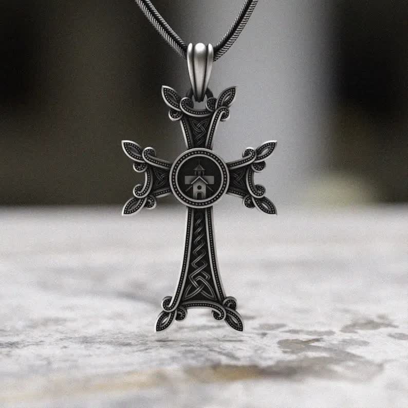 Christianartworkshop Halskette mit keltischem Knoten und armenischem Kreuzanhänger der orthodoxen Kirche