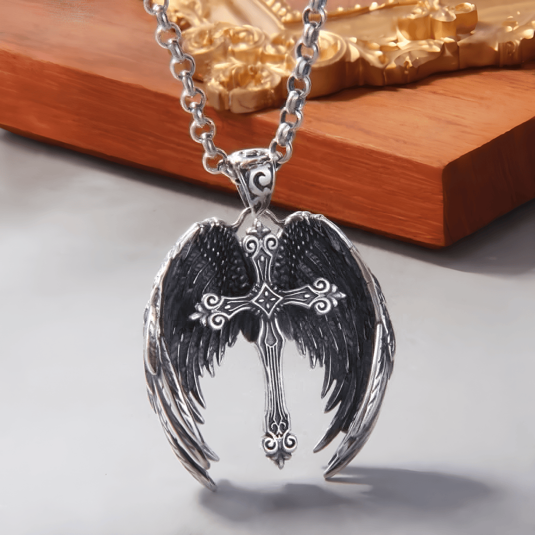 Christianartworkshop Halskette mit Kreuzanhänger mit Schutzengelflügeln: Schmuck für spirituellen Schutz - image 1