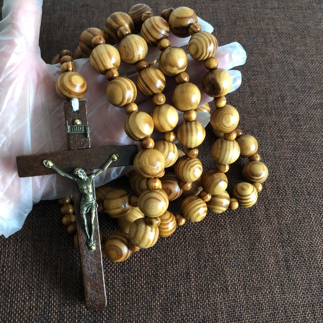 Handgefertigter Gebetsrosenkranz aus Olivenholz mit Kruzifix - image 3