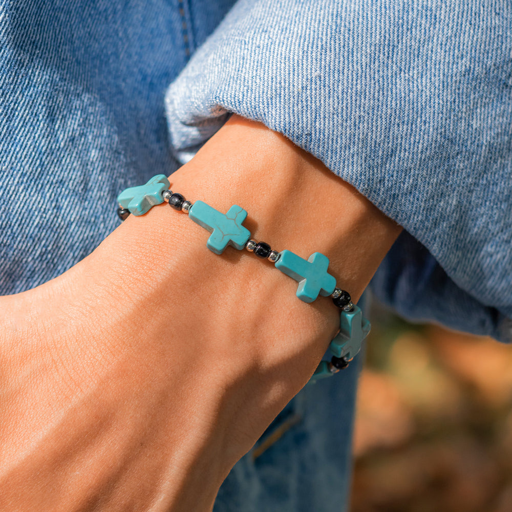 Christianartworkshop Armband mit türkisfarbenen Perlen und Kruzifix - image 2