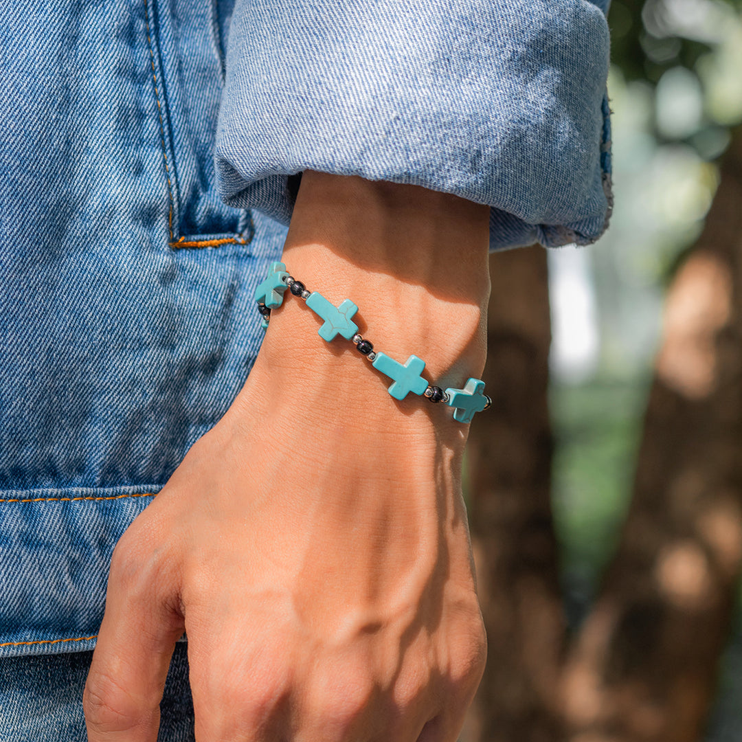 Christianartworkshop Armband mit türkisfarbenen Perlen und Kruzifix - image 3