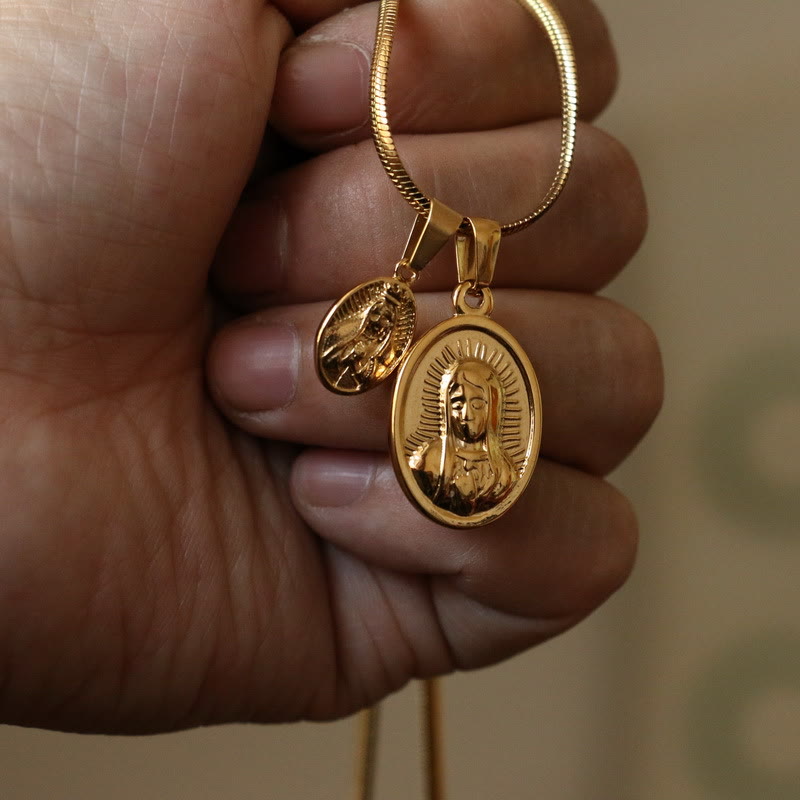 Christianartworkshop Halskette mit Doppelanhänger „Unsere Liebe Frau von der Runde“ aus Gold - Golden - image 0