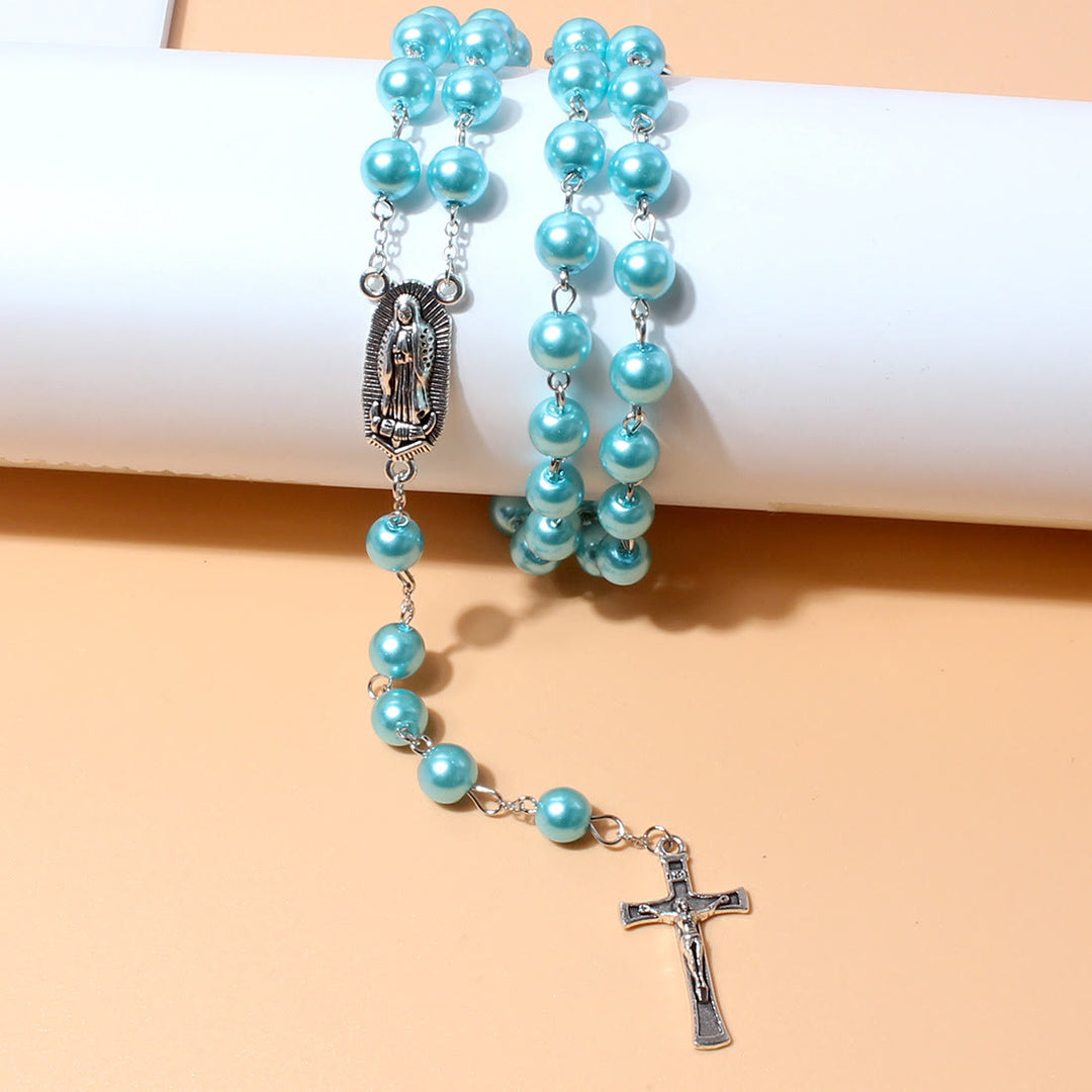 Perlenkette mit Anhänger „Maria-Medaille und Kruzifix“ (4 Farben zur Auswahl) - Hellblau - image 1