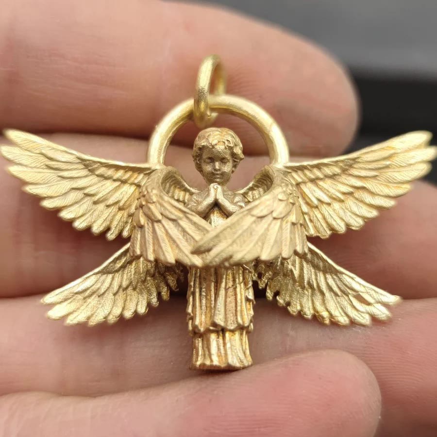 Christianartworkshop Halskette mit betenden Engelsflügeln und Glücksbringer-Anhänger - Golden - image 7