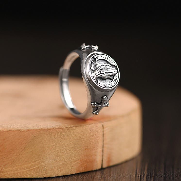Verstellbarer Ring „Betende Hände“ von Christianartworkshop - image 1
