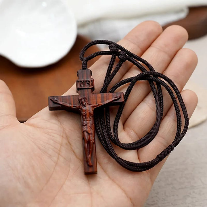 Christianartworkshop GLAUBE ALS IHRE RÜSTUNG: Jesus-Kruzifix-Halskette aus Holz - image 7