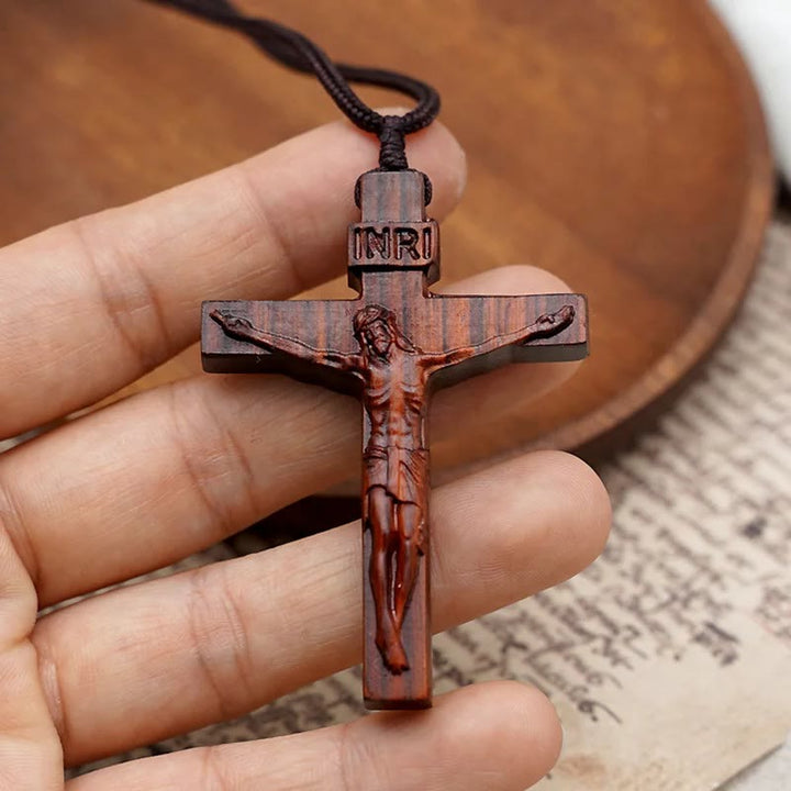 Christianartworkshop Halskette aus Holz mit Jesus-Kruzifix