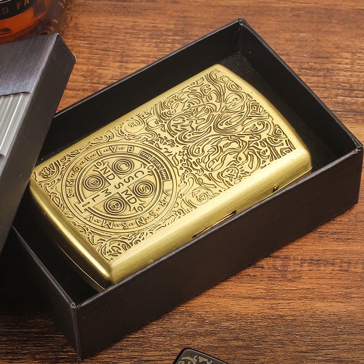 St. Benedikt Kreuz Medaillon Metall Zigarettenetui - image 2