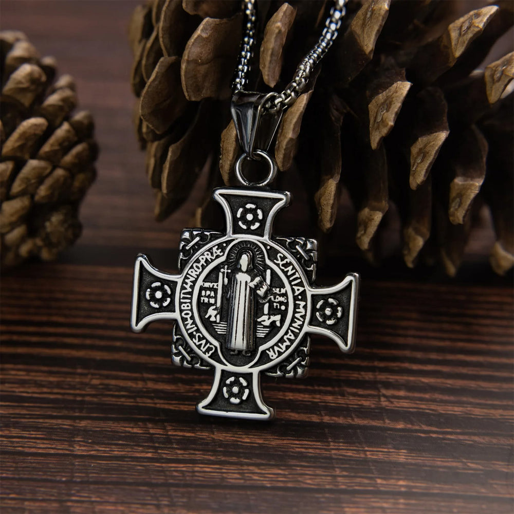 Christianartworkshop Halskette mit Kreuzanhänger, Schutzmedaille des Heiligen Benedikt - image 2