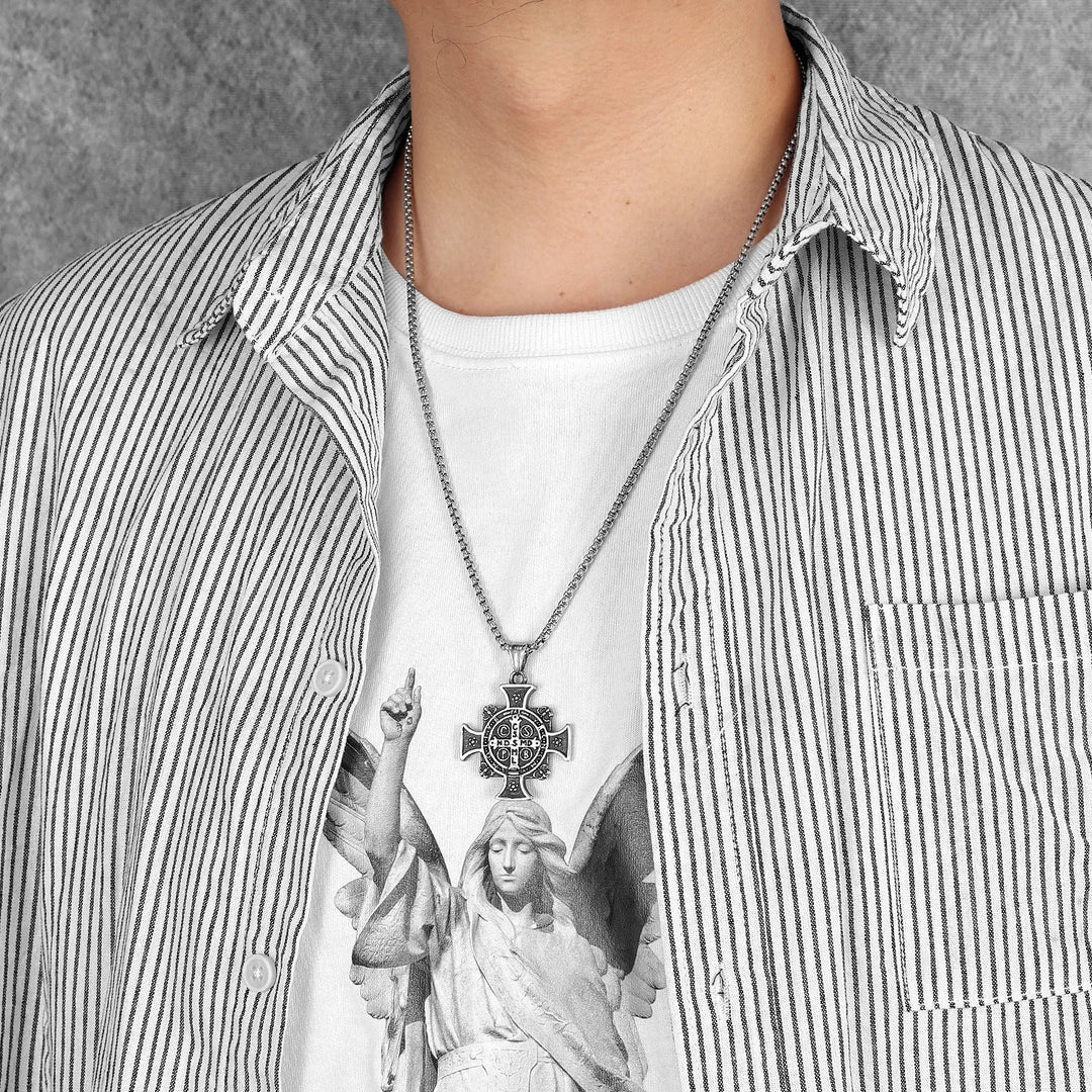 Christianartworkshop Halskette mit Kreuzanhänger, Schutzmedaille des Heiligen Benedikt - image 5