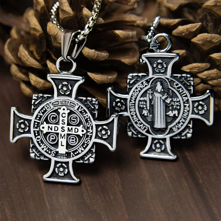 Christianartworkshop Halskette mit Kreuzanhänger, Schutzmedaille des Heiligen Benedikt - image 3