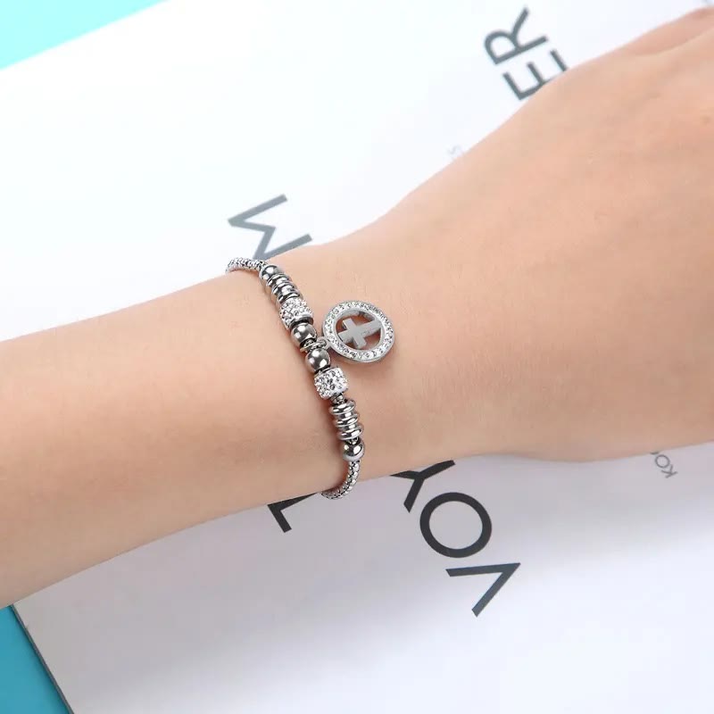 Christianartworkshop Handgefertigtes Armband mit kreisförmigem Kreuzanhänger und Zirkonia - image 13
