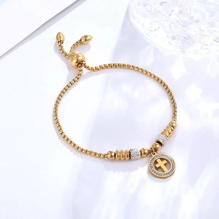 Christianartworkshop Handgefertigtes Armband mit kreisförmigem Kreuzanhänger und Zirkonia - image 2