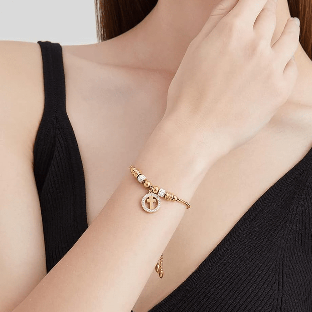 Christianartworkshop Handgefertigtes Armband mit kreisförmigem Kreuzanhänger und Zirkonia - image 5