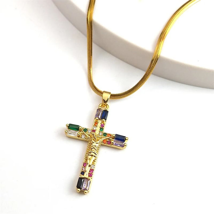 Christianartworkshop Halskette mit Kreuz aus Titanstahl im Retro-Böhmen-Stil mit farbigen Zirkoniasteinen - image 3