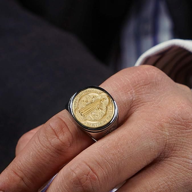 Christianartworkshop Zweifarbiger katholischer Ring mit St. Benedikt-Medaille und Kreuz - image 4