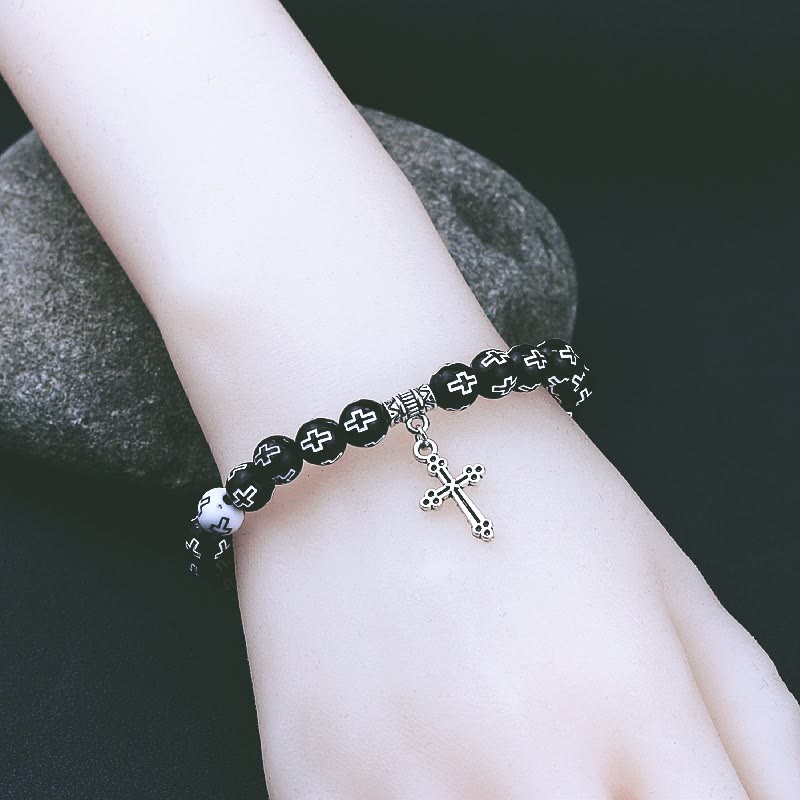 Christianartworkshop Armband mit Perlen und Kreuzaufdruck in Schwarz und Weiß - image 4