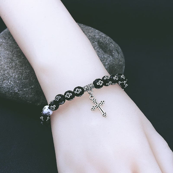 Christianartworkshop Armband mit Perlen und Kreuzaufdruck in Schwarz und Weiß - image 4