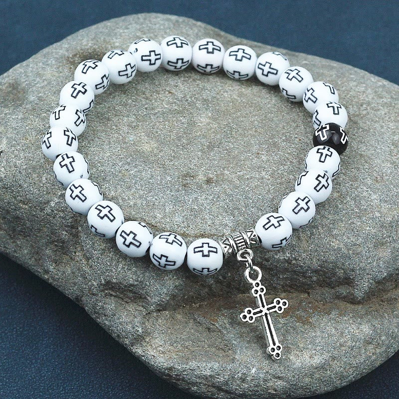 Christianartworkshop Armband mit schwarz-weiß bedruckten Perlen und Kreuz - Weiß - image 4