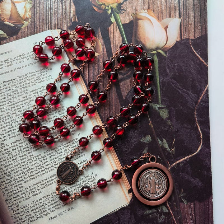 Roter Glasgranat-Rosenkranz des Heiligen Benedikt - image 3
