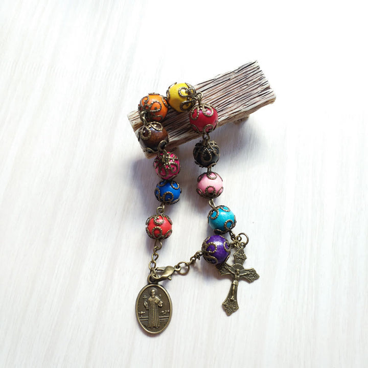 Christianartworkshop Holzarmband in Antikfarben mit St. Benedikt und Kruzifix