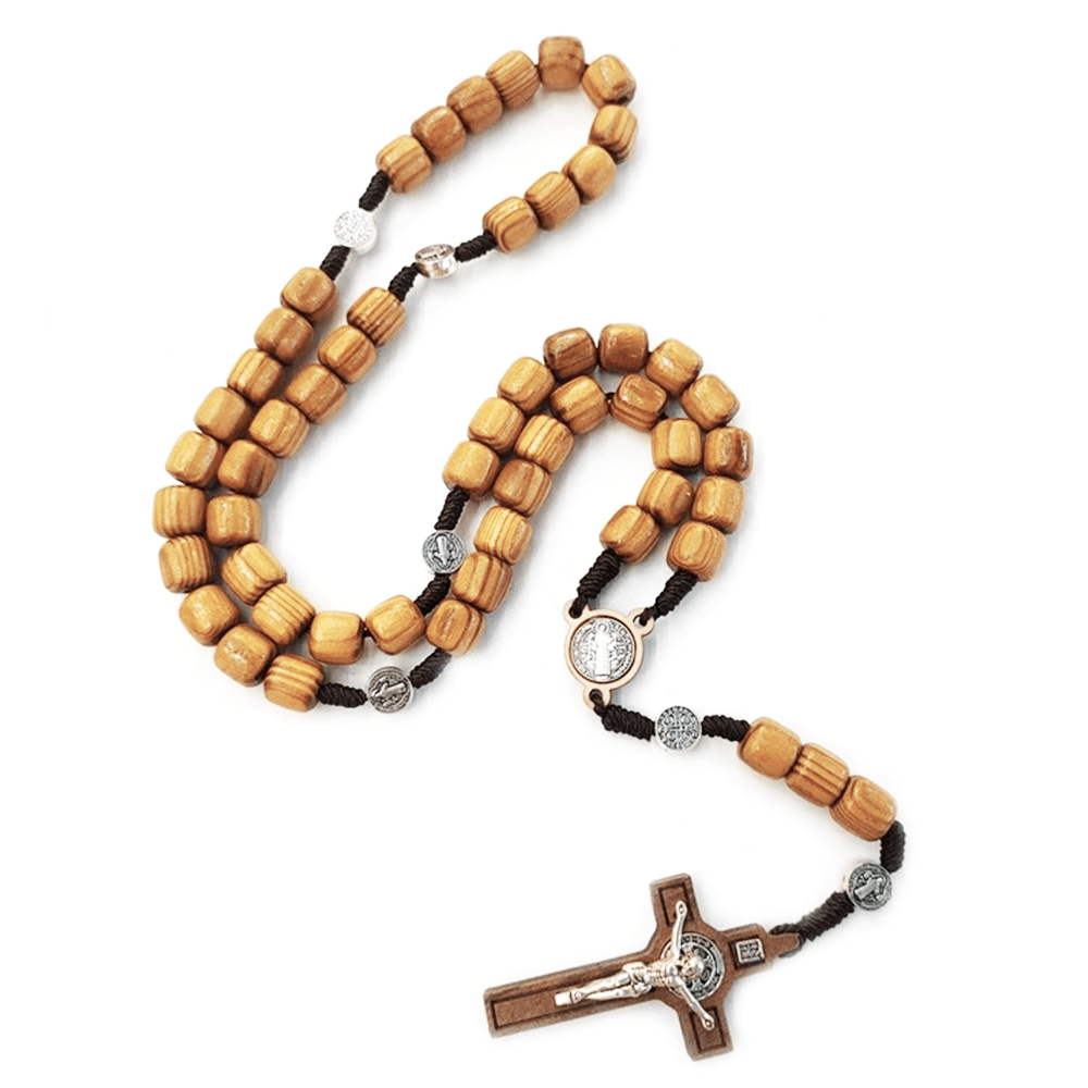 Handgefertigter Rosenkranz aus Naturholz mit dem Kreuz des Heiligen Benedikt - image 1
