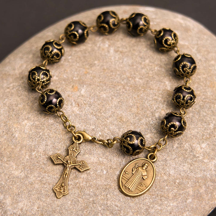 Christianartworkshop Handgefertigtes Rosenkranz-Armband im Retro-Stil mit St. Benedikt-Medaille und Kruzifix, Schwarz - Schwarz - image 1