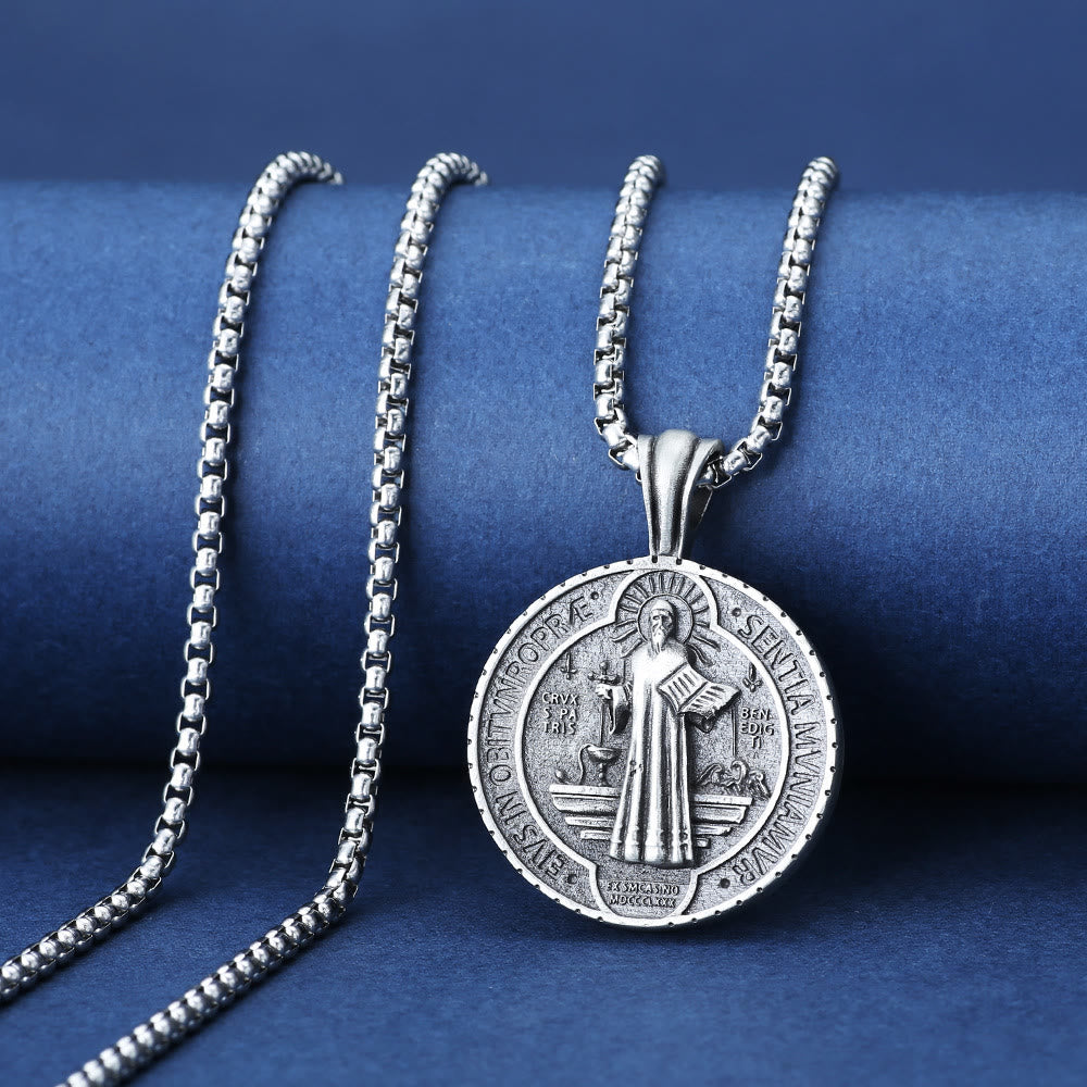 Christianartworkshop Halskette mit katholischem Anhänger im Vintage-Stil des Heiligen Benedikt: Amulettschmuck für das Gebet - Der heilige Benedikt - image 1