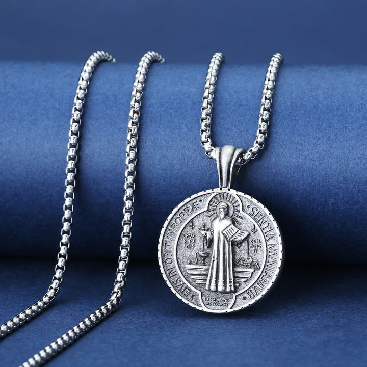 Christianartworkshop Halskette mit katholischem Anhänger im Vintage-Stil des Heiligen Benedikt: Amulettschmuck für das Gebet - Der heilige Benedikt - image 1