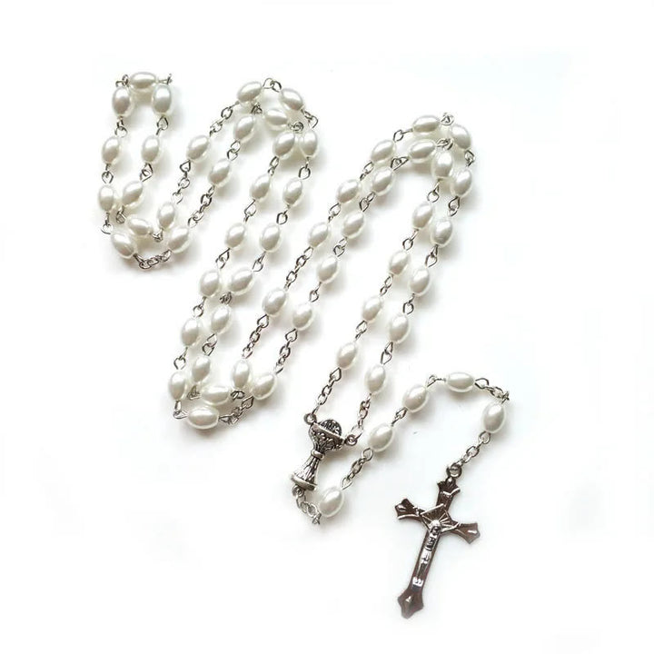 Christianartworkshop Heiliger Gral und Kruzifix aus 6 x 8 mm ovaler weißer Perlenlegierungskette Rosenkranz - image 2