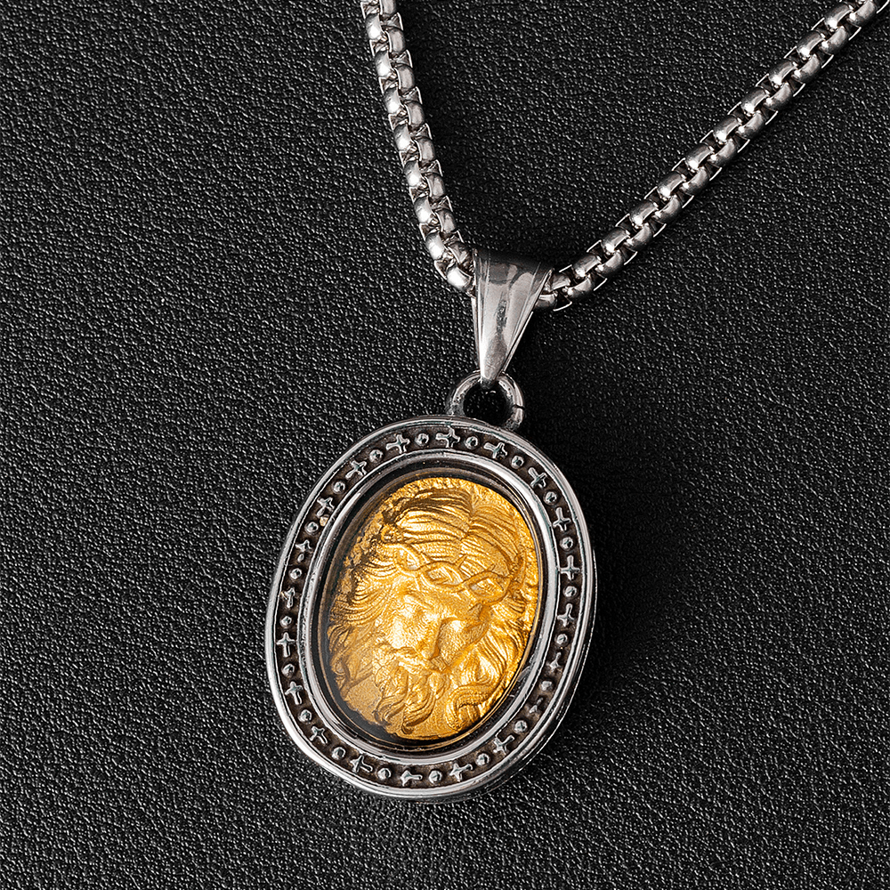 Christianartworkshopthe Halskette mit goldenem Christus-Medaillen-Anhänger aus Titan - Dornenkrone - image 8