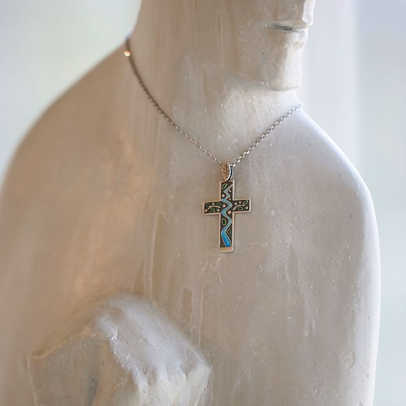 Christianartworkshop Halskette mit Emaille-Kreuz im frischen Stil mit Bachbaum - image 3