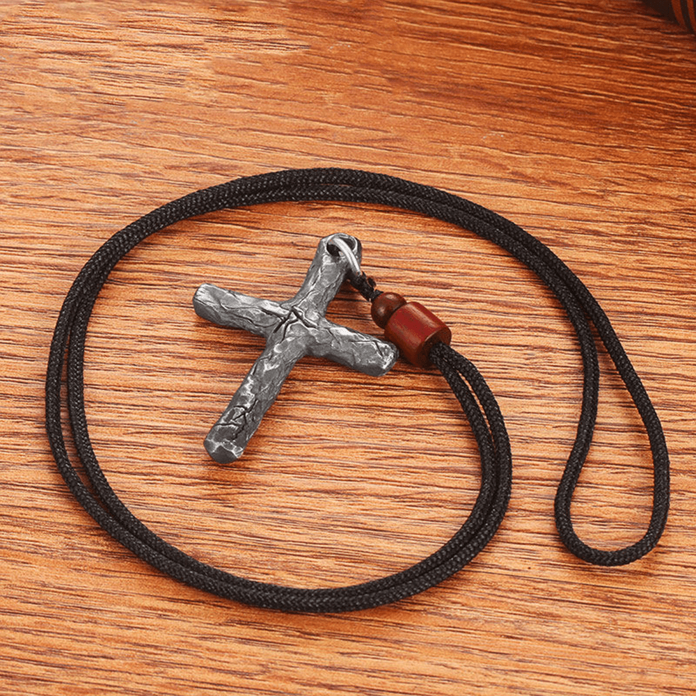 Christianartworkshop Halskette mit Kreuz im minimalistischen Stil aus schwerem Metall mit gesprungenem Kreuz - Schwarz - image 1