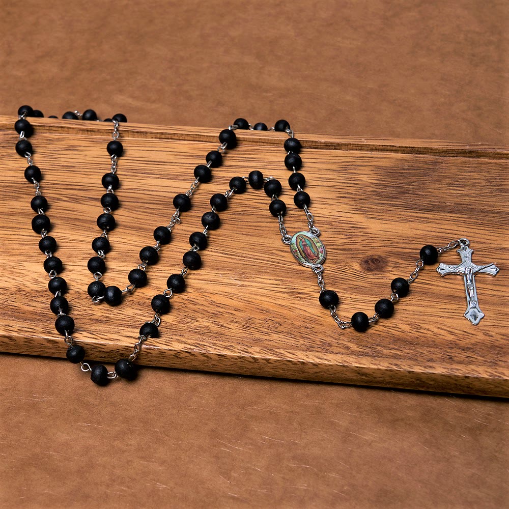 Christianartworkshop Rosenkranz „Unsere Liebe Frau von Guadalupe & Kruzifix“ aus runder, mehrfarbiger Kette aus Holzlegierung, 6 mm - image 8