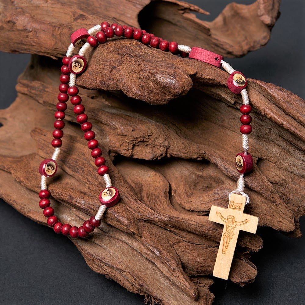 Christian Art Weinrote Holzperlen Kreuz Jungfrau Maria Hand Rosenkranz - Der heilige Pio - image 3