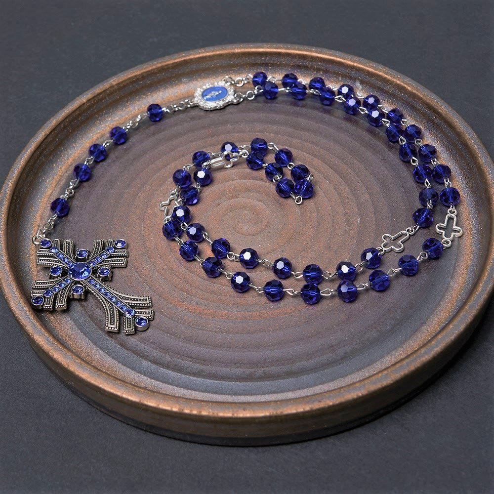 Christianartworkshop Wundertätige Medaille und Kreuz aus 8 mm Polyeder, blauer Kristall, Legierung, Rosenkranzkette - image 4