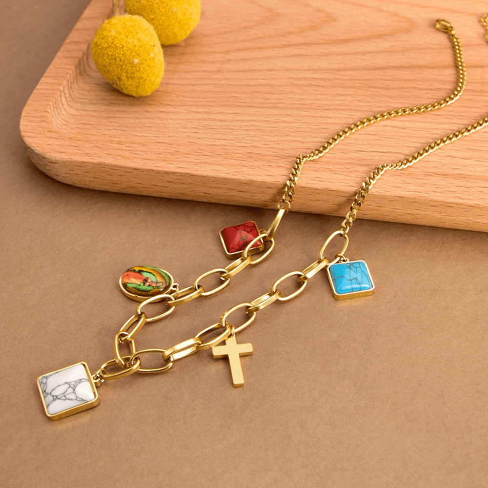 Christianartworkshop Halskette mit türkisfarbenem Kreuz „Unsere Liebe Frau von Guadalupe“ im lässigen Stil - image 2