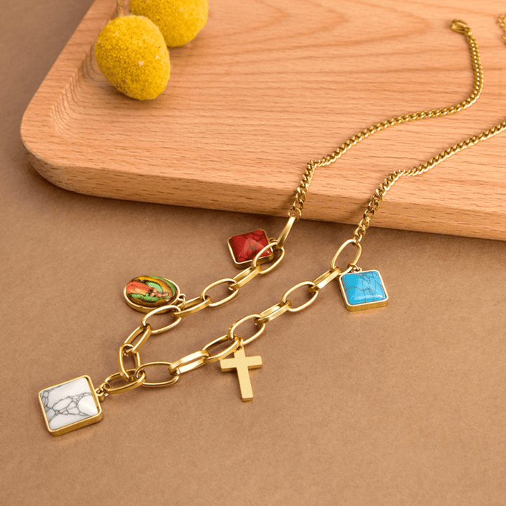 Christianartworkshop Halskette mit türkisfarbenem Kreuz „Unsere Liebe Frau von Guadalupe“ im lässigen Stil - image 2