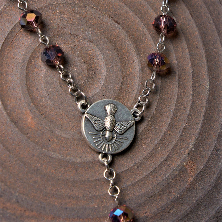 Christianartworkshop Rosenkranzkette Heiliger Geist und Unsere Liebe Frau der Gnade, 6 x 8 mm, Polyeder, violette Kristalllegierung - image 5