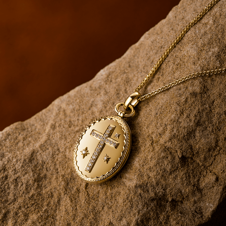 Christianartworkshop Halskette mit Kreuz-Schatzkiste-Anhänger, 18 Karat Gold, Diamantbesatz, moderner Stil - 18K Gold - image 1