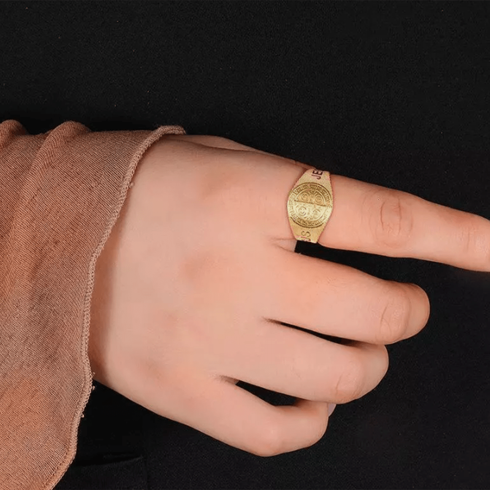 Christianartworkshop Klassischer Stil JESUS ​​St. Benedikt Symbol Titan Verstellbarer Ring - image 4