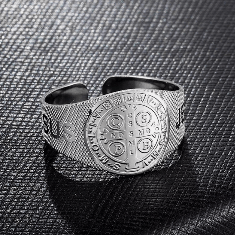 Christianartworkshop Klassischer Stil JESUS ​​St. Benedikt Symbol Titan verstellbarer Ring - Silber - image 3