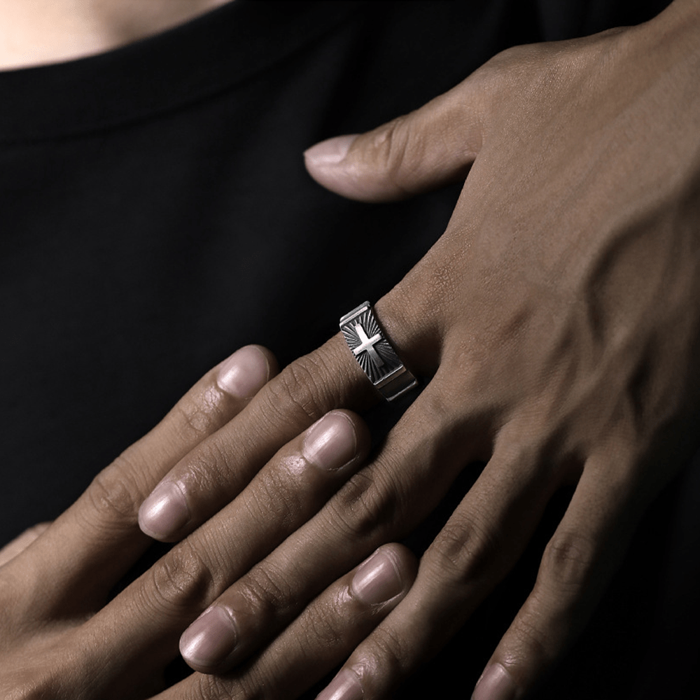 Christianartworkshop Verstellbarer Ring im Retro-Minimalismus-Stil aus schwerem Metall mit Kreuz - image 6