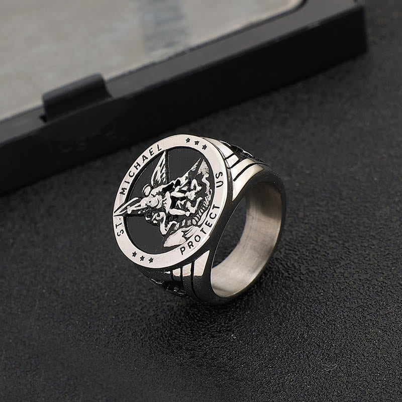 Christianartworkshop Retro-Ring aus Titanstahl mit Erzengel Michael - Silber - US 13 - image 3