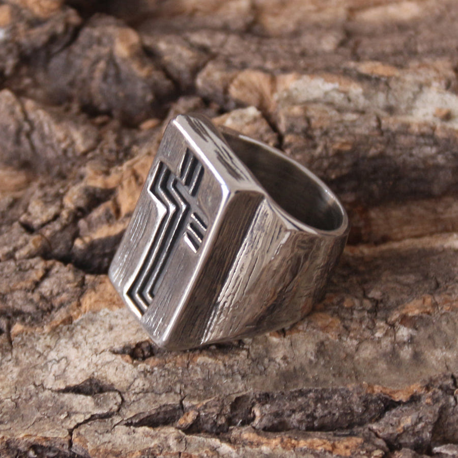 Christianartworkshop Retro-Ring im minimalistischen Stil mit Breitseitenkreuz - image 4