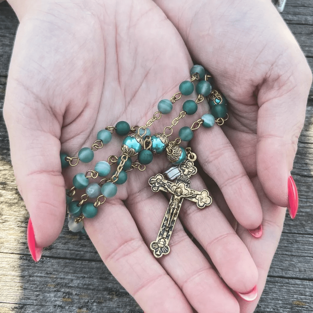 Rosenkranz mit Wundermedaille und Kruzifix von Christianartworkshop, 6 mm rund, grün, aus Kristalllegierung - image 3