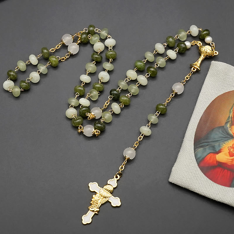 Christianartworkshop Heiliger Gral und Kruzifix mit Eucharistie aus 5 x 8 mm rundem Rosenkranz aus grüner Chalcedon-Legierung - image 2