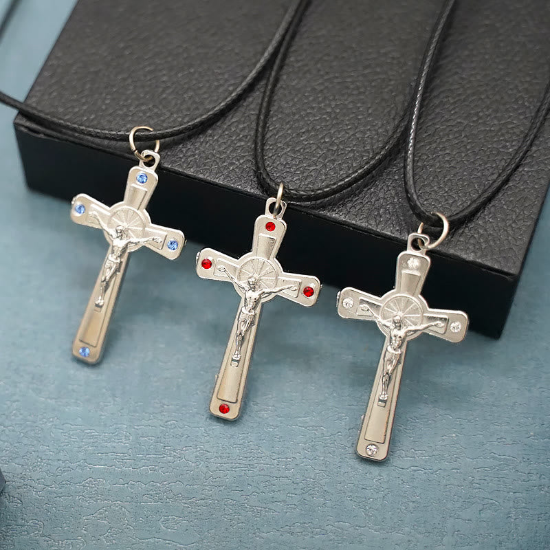 Christianartworkshop Halskette mit Kruzifix im klassischen Retro-Stil mit buntem Edelstein-Anhänger - Rot - image 1