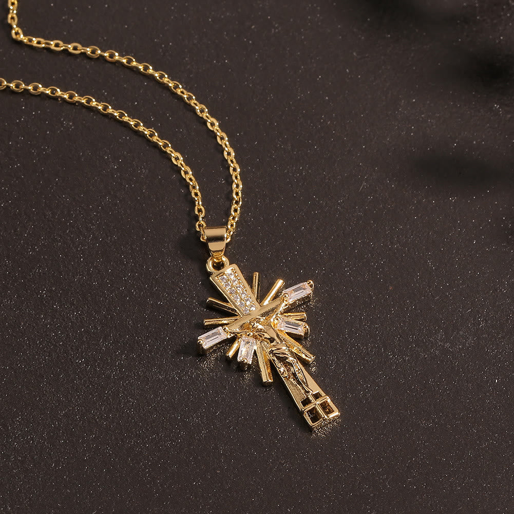 Christianartworkshop Leichte Halskette mit Kruzifix-Anhänger im Luxus-Stil mit Diamanten - image 3